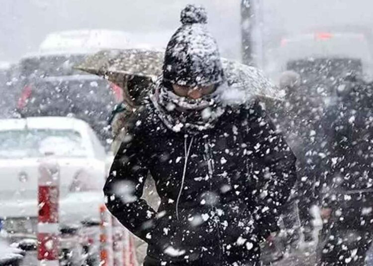 Uzmandan Çarpıcı Tahmin: “İstanbul’da Kar 3 Gün Sürebilir!”